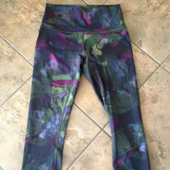 lululemon athletica Pants - Lululemon wunder under luxtreme crop leggings